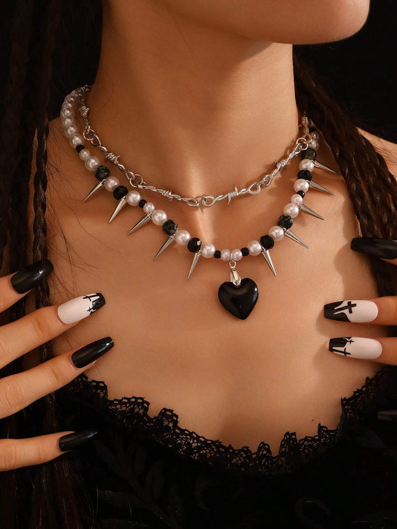 2 pc Silver Barbwire and Black Heart Pendant Necklace Set