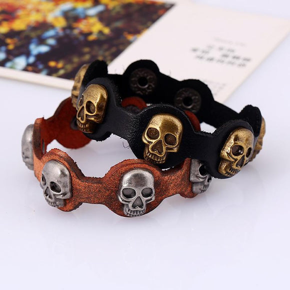 Leather Snap bracelet featuring a skull design